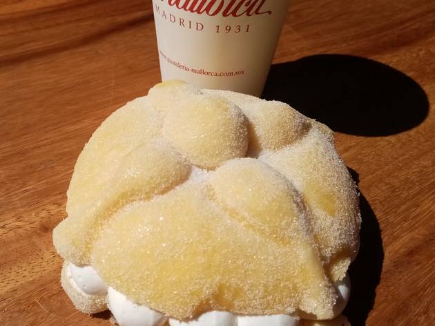 Pan de muerto, Mallorca Pan de muerto, Mallorca