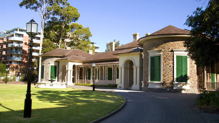 Exterior and driveway of Ayers House Museum