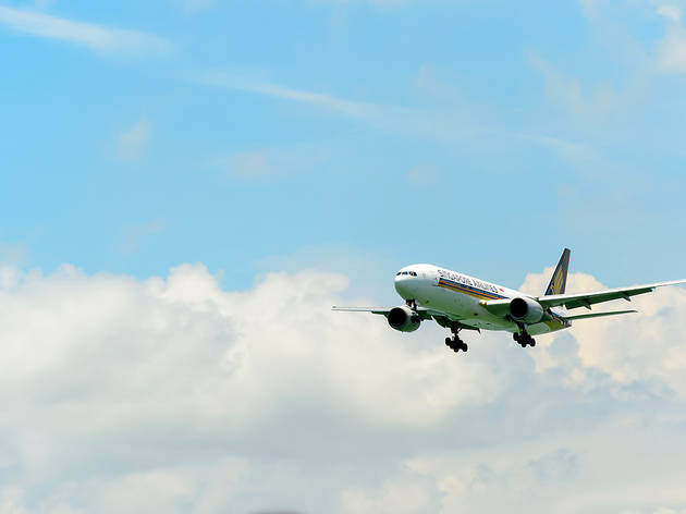 Singapore Airlines plane landing at Hong Kong Singapore Airlines plane landing at Hong Kong