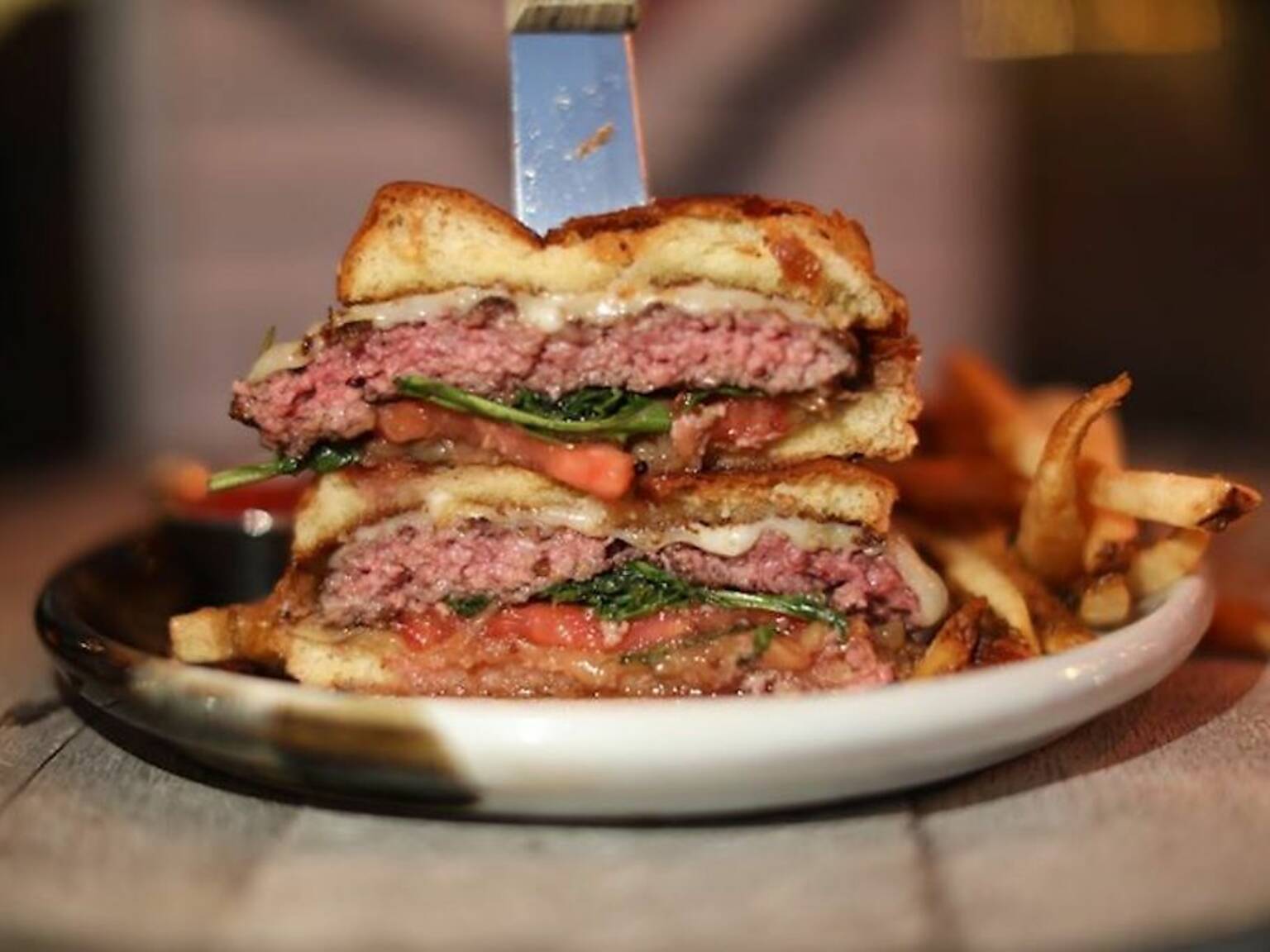 20 Best Burgers In Miami From Smash Patties To Juicy Fritas And More 