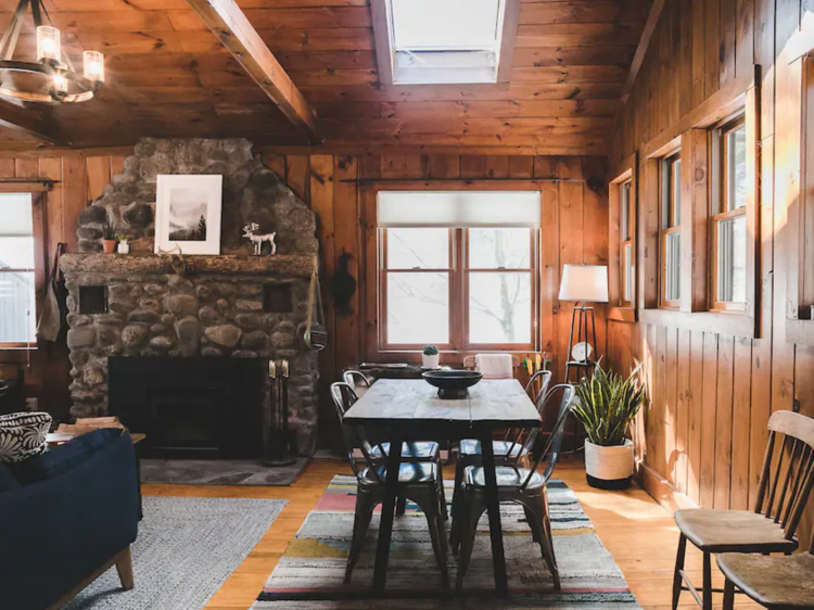 A creekside cabin in Chichester