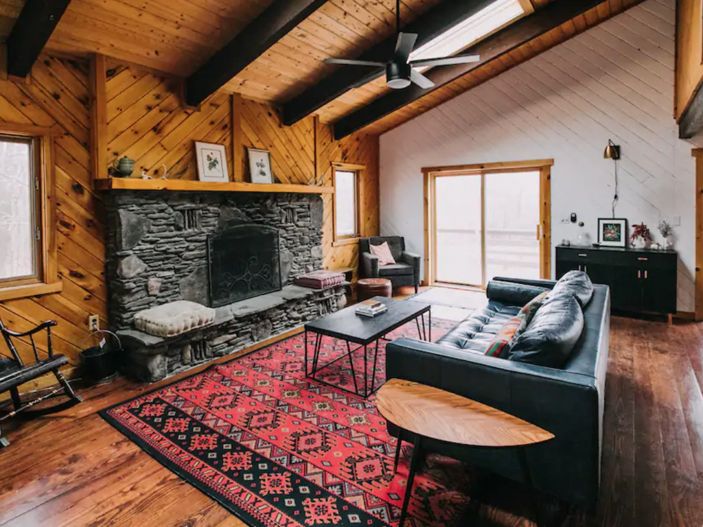 19 Coziest Airbnb Cabins near NYC | Best Places to Stay near NYC 2023