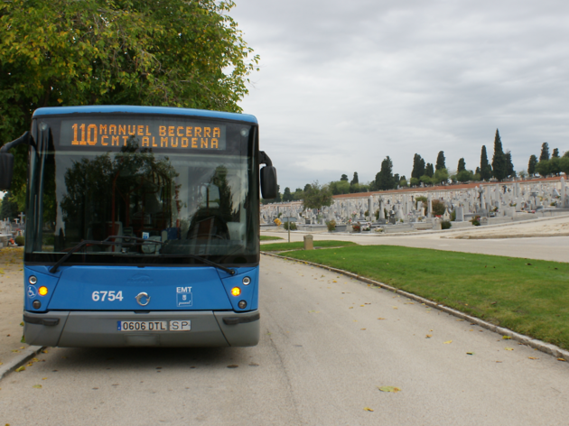 Autobús cementerio de la Almudena. Línea 110 Autobús cementerio de la Almudena. Línea 110