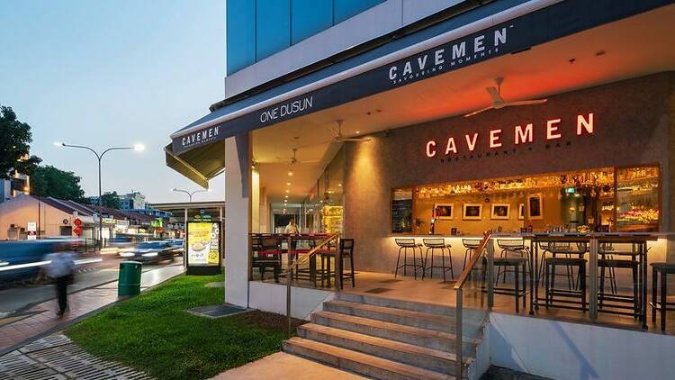 Cavemen Restaurant & Bar