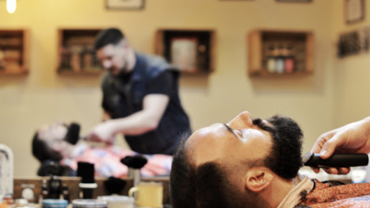 Barbers Crew. Peluquería para hombres y barbería