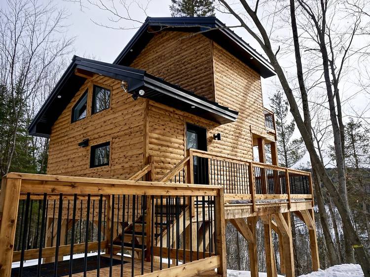 Perched Cabin in Sainte-Béatrix, Québec