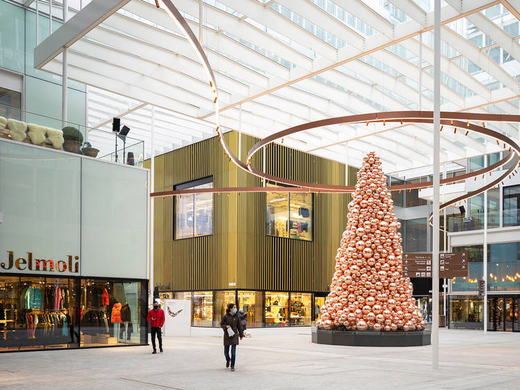 Fall in love with Christmas shopping at Zurich Airport