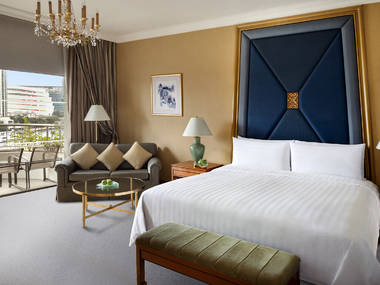 Shangri-La Bangkok Shangri-La Bangkok