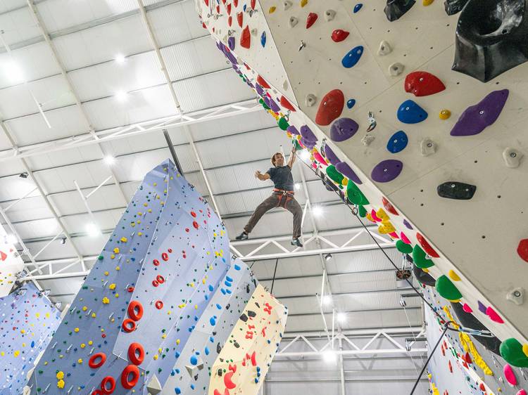 Sharma Climbing Madrid: así es el rocódromo y centro de escalada más grande de España