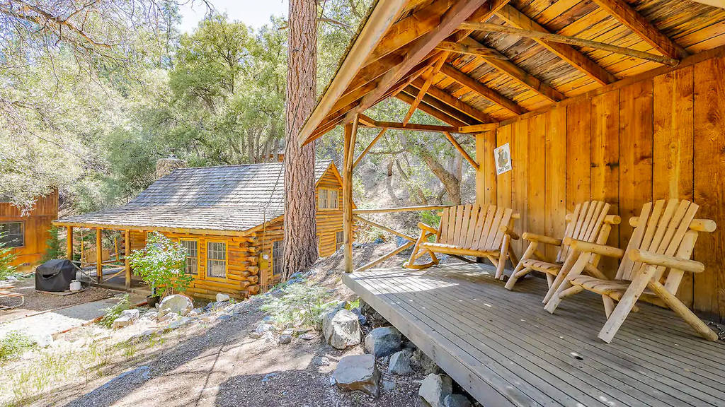 9 Best Airbnb Cabins near Los Angeles for 2023 | Secluded Cabins near L.A.