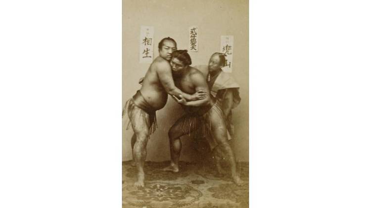 下岡蓮杖《（相撲）》1868-71年頃　鶏卵紙　東京都写真美術館蔵
