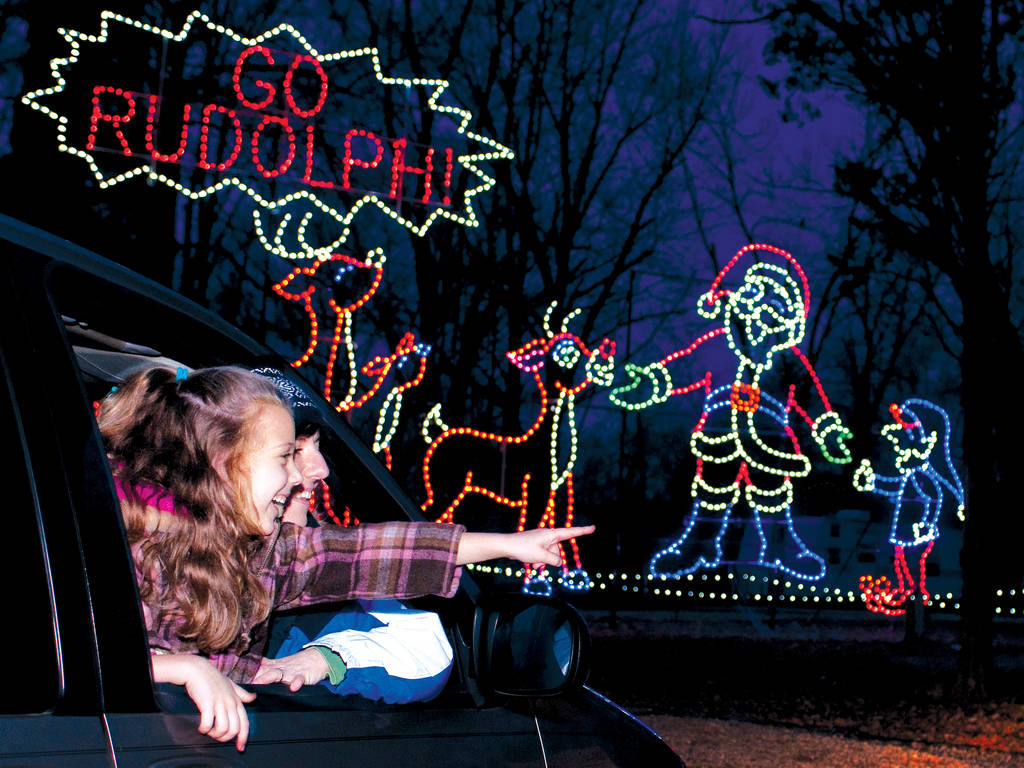 15 Best Christmas Cities in the USA to Visit for the Holidays