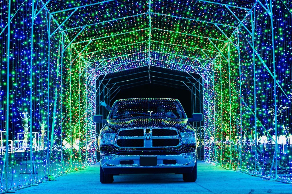 winter wonders drive through holiday light show