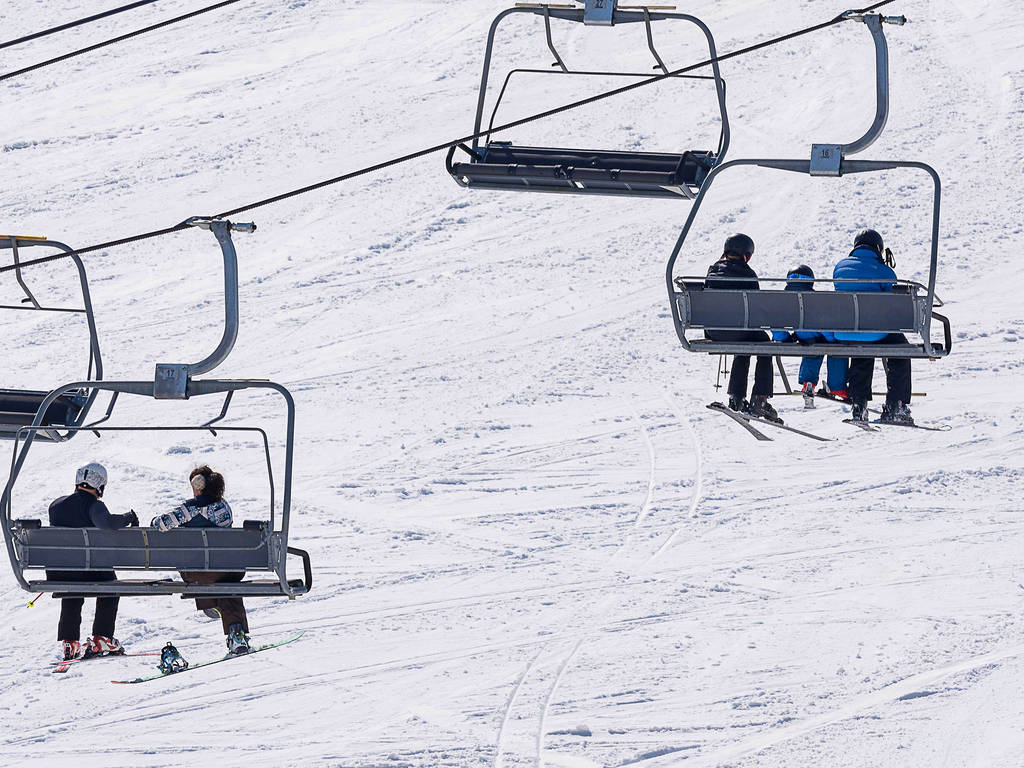 17 Best Ski and Snowboard Resorts Near Chicago To Visit This Winter