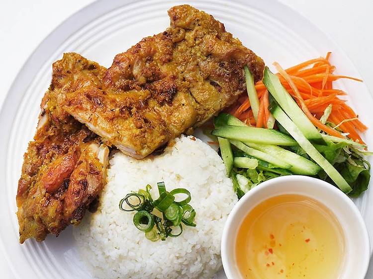 Grilled chicken com tam at Saigon Pho