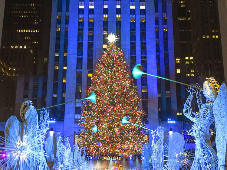 The best Christmas Lights NYC Offers and Festive Attractions