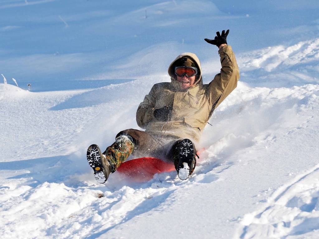 18 Best Sledding Hills in Chicago