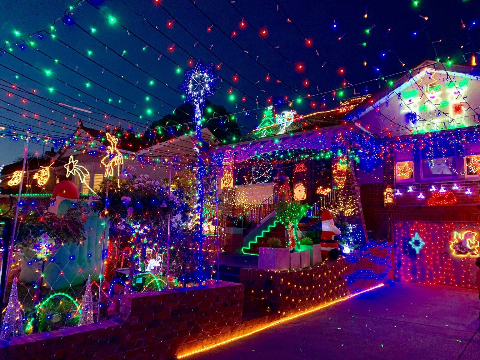 Best Places To See Christmas Lights in Melbourne 2024, Including