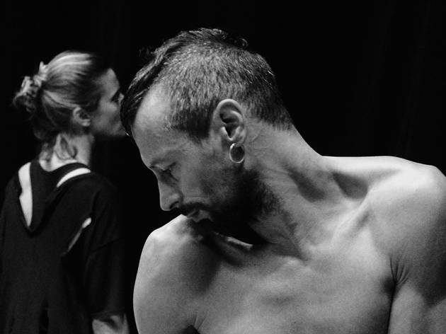 Perfil Perdido Palco, Performance, Perfil Perdido