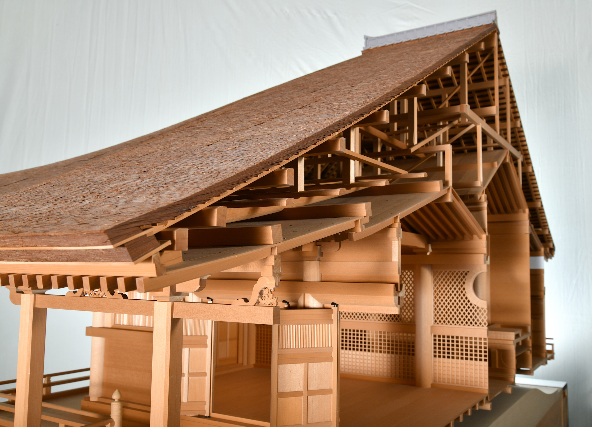 Japanese Architecture: Traditional Skills and Natural Materials