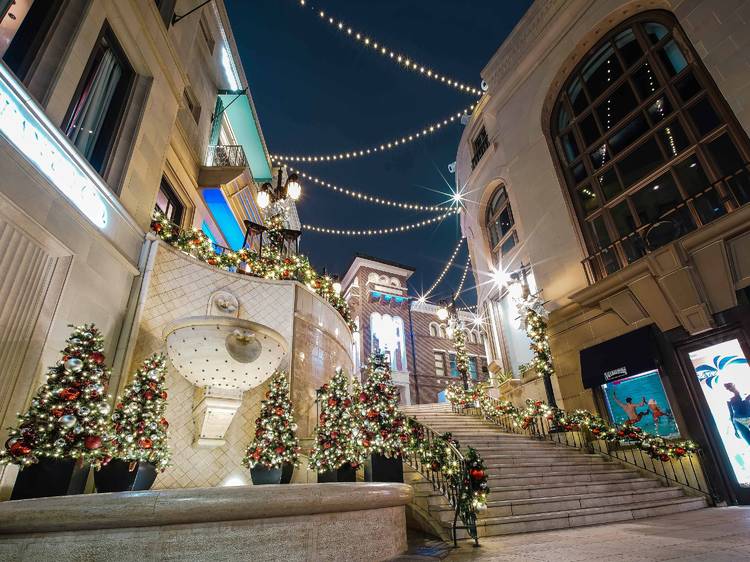 See some ritzy decor along Rodeo Drive