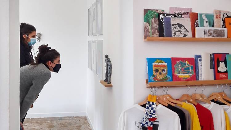 Exposição 'Partir' de Júlio Dolbeth e Mariana a Miserável Exposição 'Partir' de Júlio Dolbeth e Mariana a Miserável