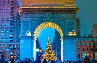 New York Union Square Triangle Park Christmas Shopping Ends 2022 Nyc's Best Christmas Trees, Holiday Lights And Windows Are On This Map