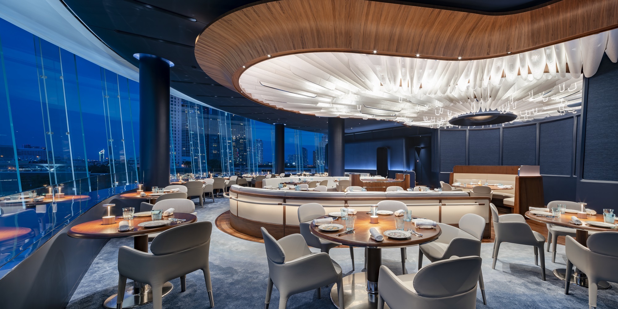 Blue by Alain Ducasse at ICONSIAM won 1 star from the Michelin Guide - Vimarsana News