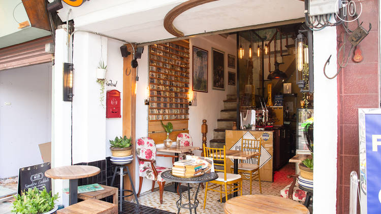  CharoenKrung Cafe Bar