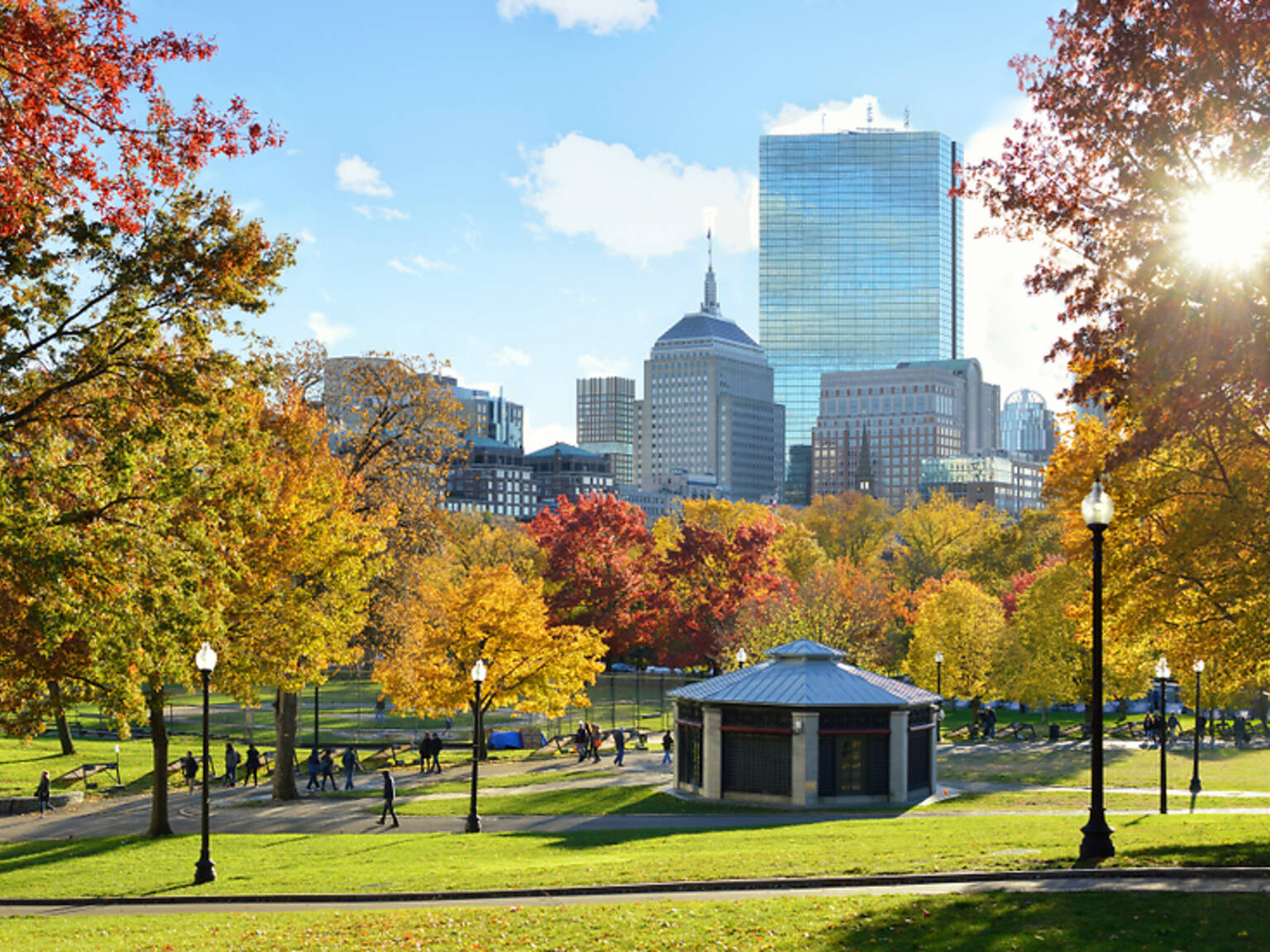 14 Places in Boston to See Fall Foliage for Gorgeous Fall Colors