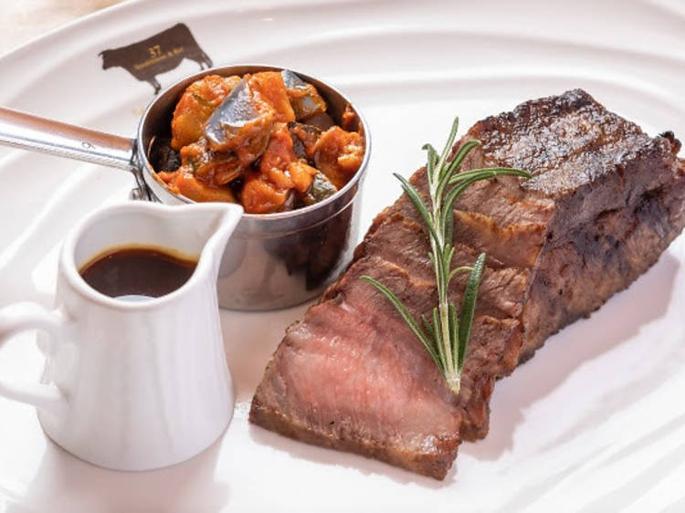37 Steakhouse & Bar：主打日山 A5 和牛