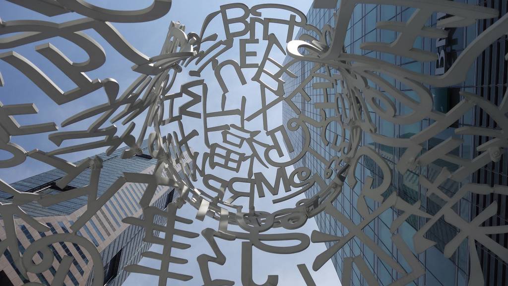 12 Public Sculptures in Singapore