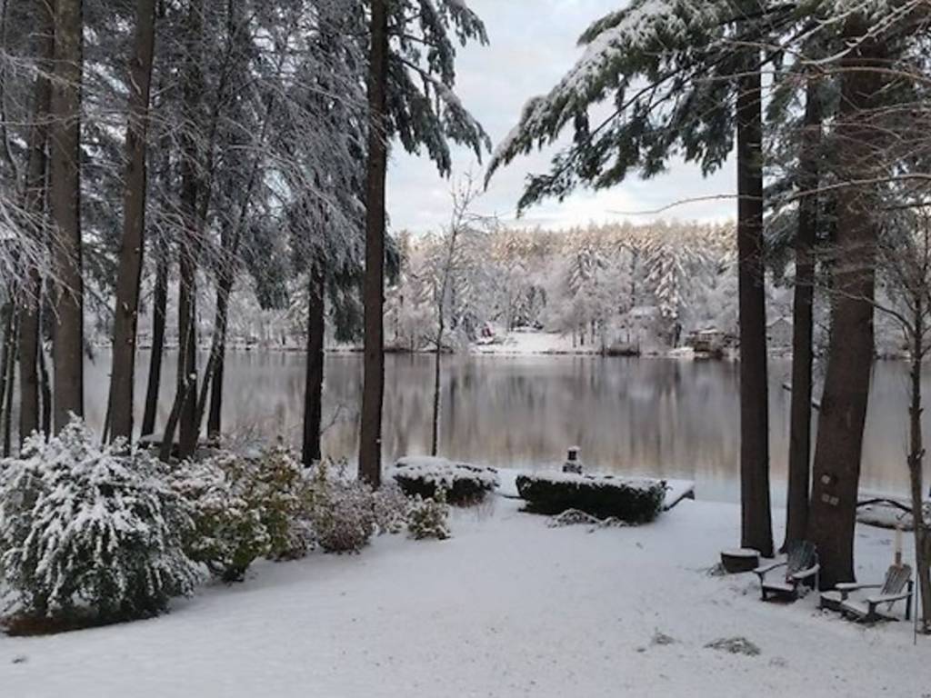 9 Best Airbnbs for Ski Getaways From NYC 2023