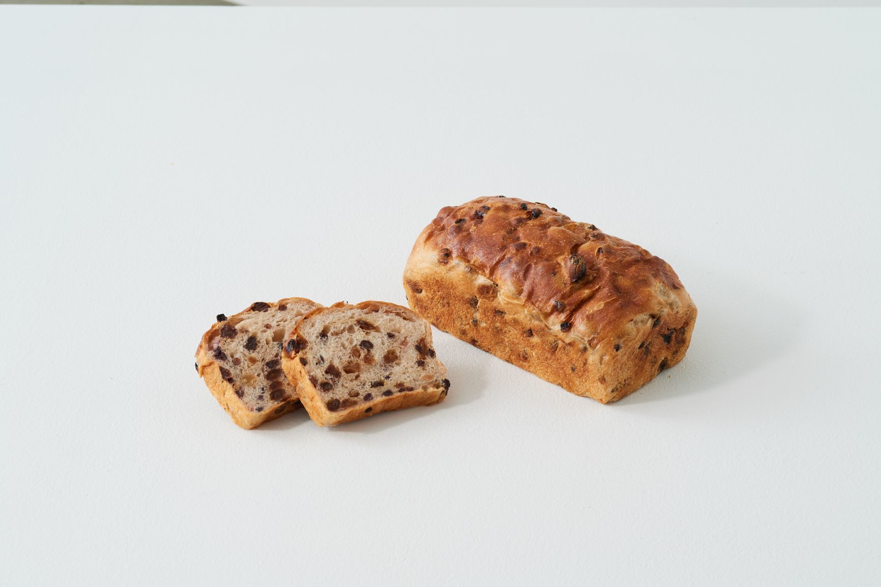 『4種のレーズン食パン』(972円)