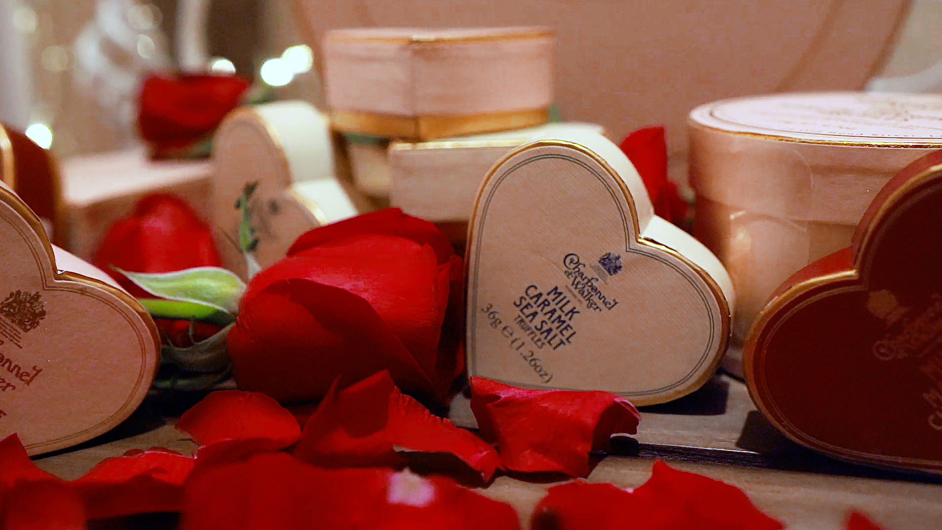 Romantic Valentine's Day gift ideas under $500.
