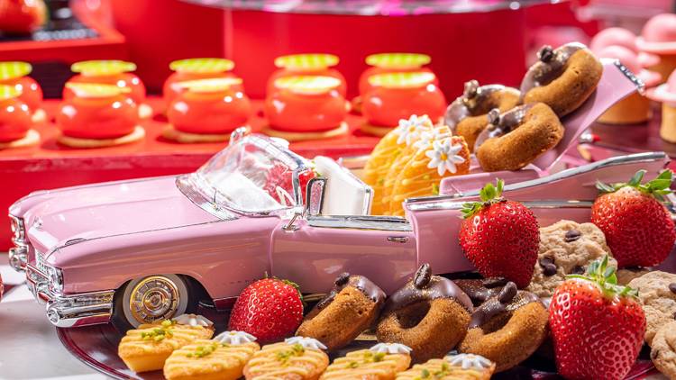 Strawberry Pop Sweets Buffet
