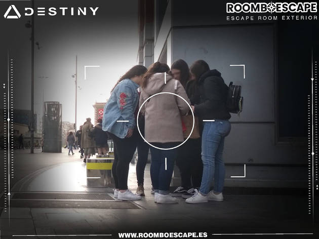 Jugadors de l'escape room a l'aire lliure 'Destiny' Jugadors de l'escape room a l'aire lliure 'Destiny'