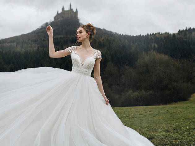 Vestido de novia inspirado en Cenicienta Vestidos de novia inspirados en princesas de Disney confeccionados por Allure Bridals