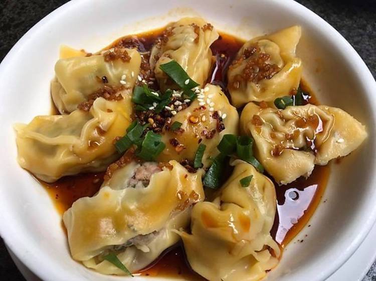 Wontons with hot chilli sauce at HuTong