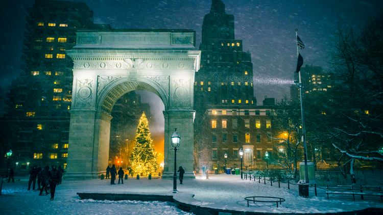 Washington Square Park in the snow