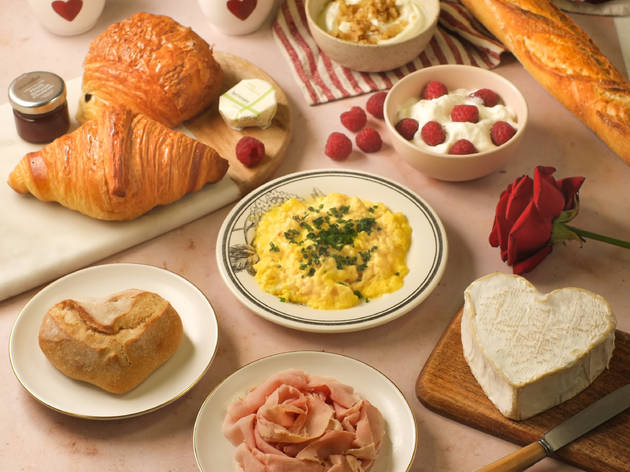 LOVE BRUNCH, Love is in the air LOVE BRUNCH, Love is in the air