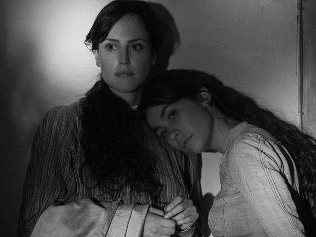 Elisa y Marcela Elisa y Marcela
