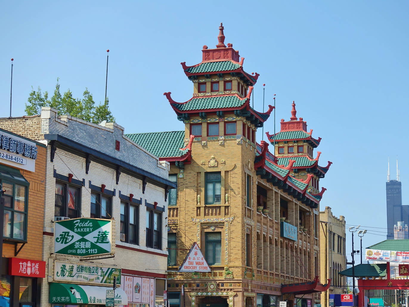 places to visit in chinatown chicago