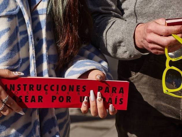 Instrucciones para pasear por un país Instrucciones para pasear por un país