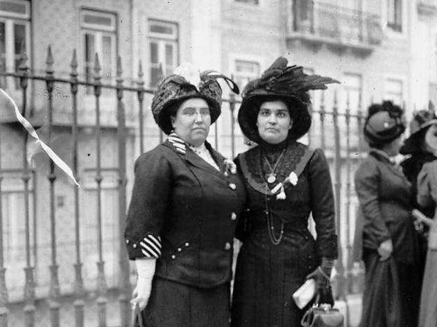 Carolina Beatriz Ângelo Carolina Beatriz Ângelo e Ana de Castro Osório