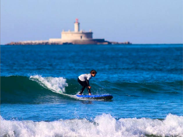 Green Wave Cascais Desporto, Aulas de Surf, Green Wave Cascais