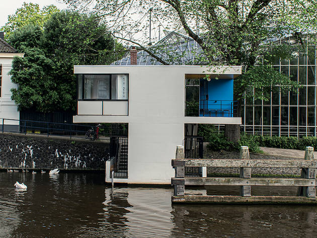 Bridge hotel in Amsterdam Bridge hotel in Amsterdam