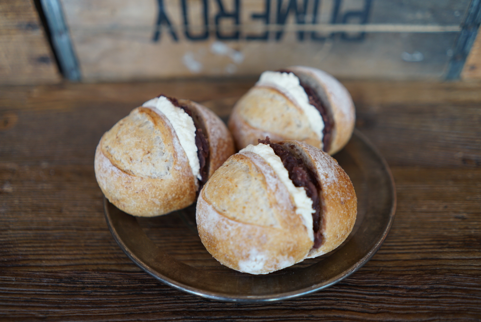 『あんバターボール』(Photo:The Little BAKERY Tokyo)