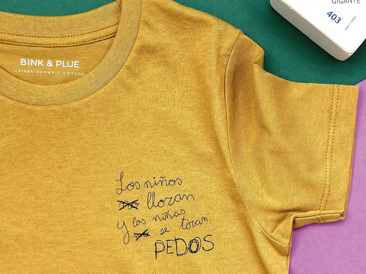 Una camiseta: Los niños lloran y las niñas se tiran pedos