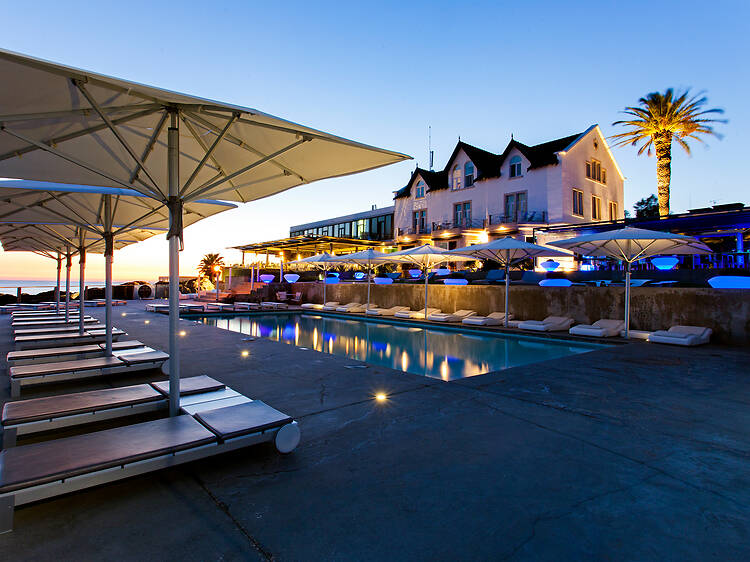 At night: stay a little longer